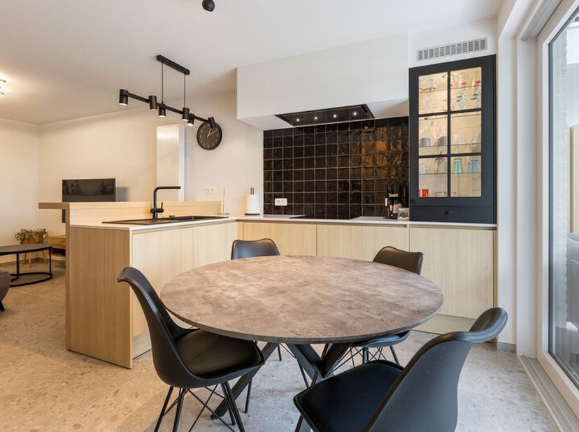 Nieuwpoort : Te huur nabij de Jachthaven, zonnig nieuwbouw gelijkvloers appartement met ruim terras en tuin.Instapklaar, nieuwbouw appartement met 2 s