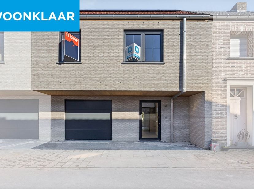 Moderne Nieuwbouwwoning in een Rustige Doodlopende Straat in Sint-Amands.&lt;br /&gt;
Nabij het centrum van Sint-Amands biedt HECTAAR deze moderne nieuwbouw