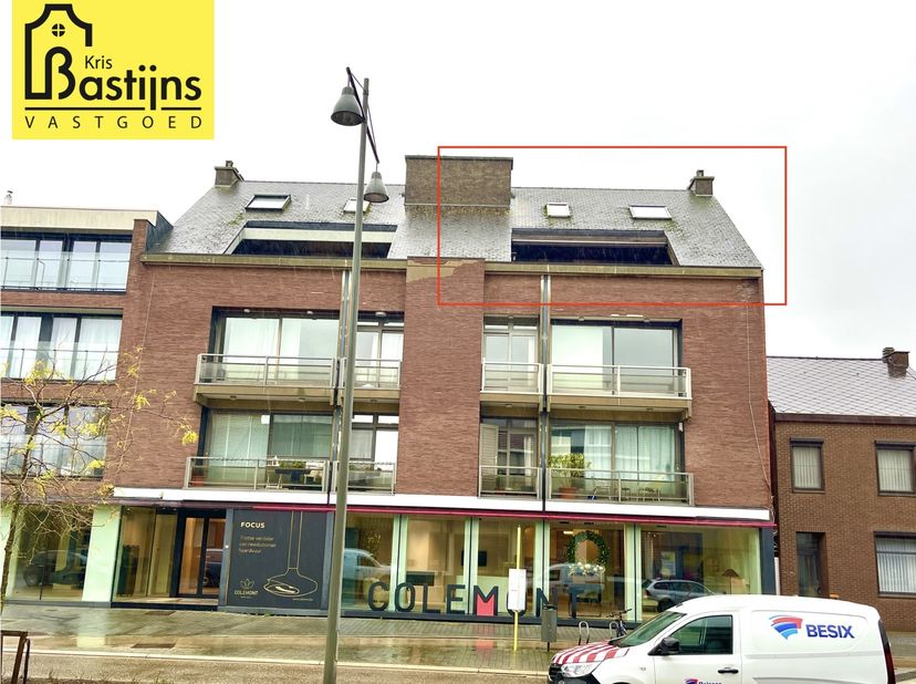 Mooi lichtrijk en energiezuinig duplex appartement (127m2) met ruime leefruimte en mooie keuken en een terras van 24 m2.&lt;br /&gt;
Verder heeft het appart