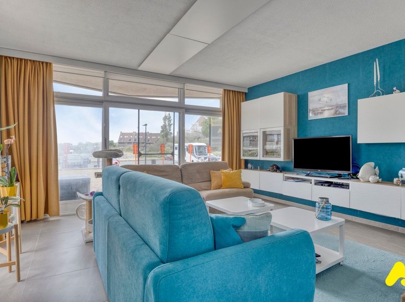 Op zoek naar een lichtrijk en instapklaar appartement met 2 slaapkamers op 75m van het strand en het zeilwagencentrum van De Panne?&lt;br /&gt;
Aarzel dan n
