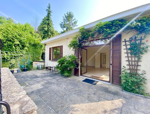                                         Villa à louer à Uccle, € 2.350
