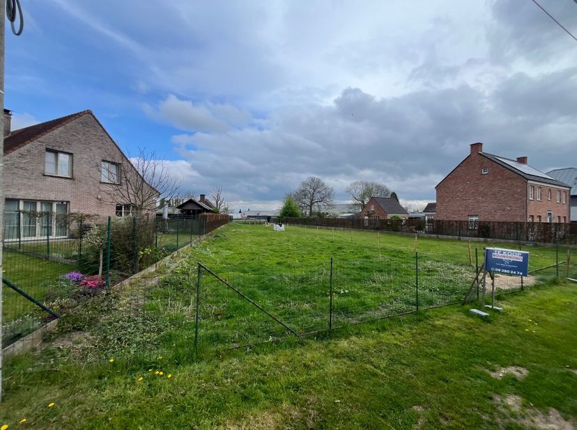 Terrain à vendre
                    à 9890 Asper