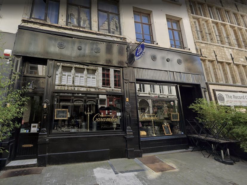 Horecazaak te huur gelegen op een boogscheut van de Kathedraal.&lt;br /&gt;
Restaurant Caramba bestaat ondertussen 30 jaar en sluit de deuren na de zomer we