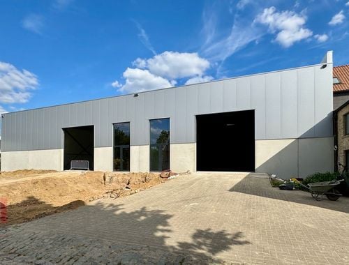                                         Bâtiment d’entreprise à louer à Asse, € 5.950
