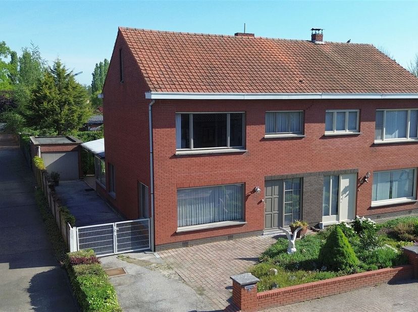 Gunstig gelegen gezinswoning met 3 slaapkamers, garage en een leuke tuin op een boogscheut van de Kalmthoutse Heide  &lt;br /&gt;
Richtprijs: 312.000 euro &lt;