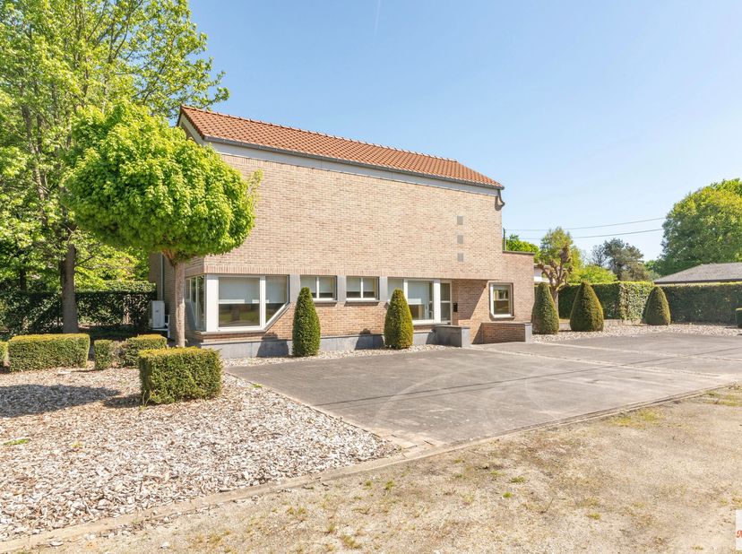 Uitzonderlijke woning met kantoorruimte, dubbele garage en zonnig terras op toplocatie - KIJKDAG DO 22 MEI (OP AFSPRAAK)&lt;br /&gt;
 In een rustige en resi