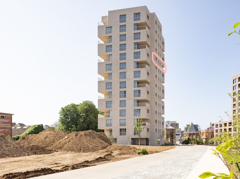 Op de negende verdieping van dit energiezuinige nieuwbouwproject &#039;Hertog 1&#039;, bevindt zich dit prachtige, lichtrijke en ruime 2-slaapkamerappartement.&lt;