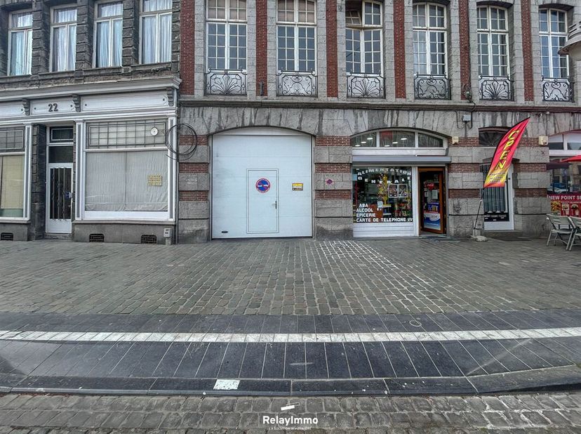 Parkeerplaats te huur in het centrum van Doornik, op een steenworp afstand van de Grote Markt!&lt;br /&gt;
In het gebouwencomplex: &quot;Parking AS POIS&quot;&lt;br /&gt;
L