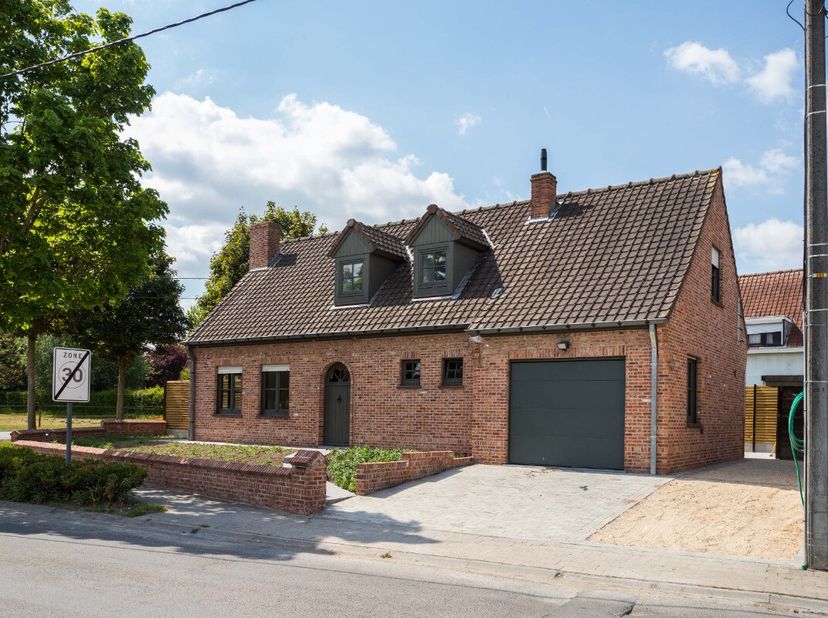 [[ CE BIEN PARTICIPE À LA JOURNÉE MAISONS OUVERTES ERA LE 14/6 DE 9:30 À 10:30 ]]&lt;br /&gt;
Ce bien participe à la Journée Maisons Ouvertes ERA. Visitable