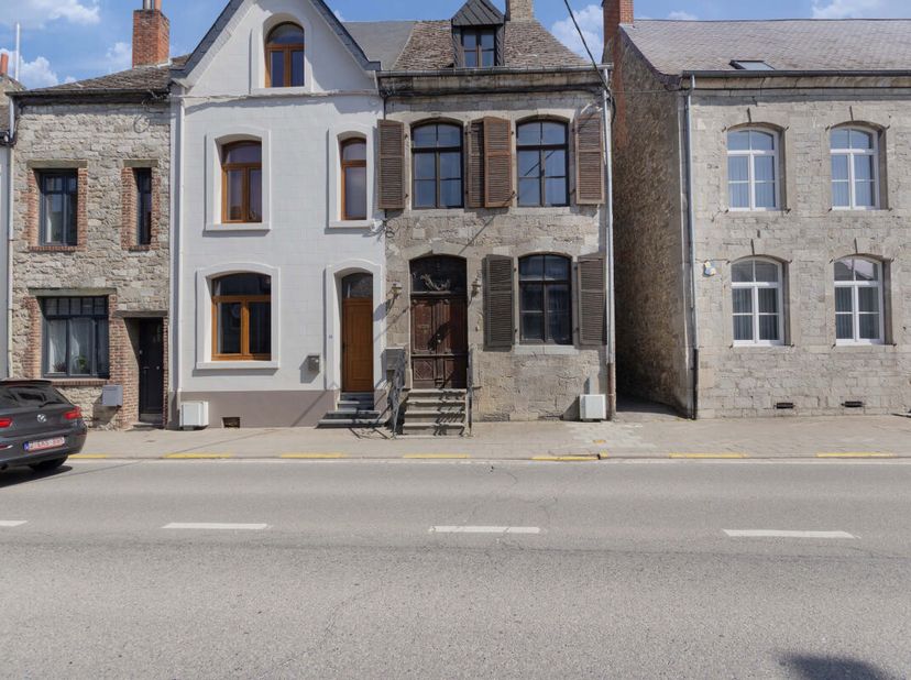 Maison de caractère 5 chambres Centre de Couvin
