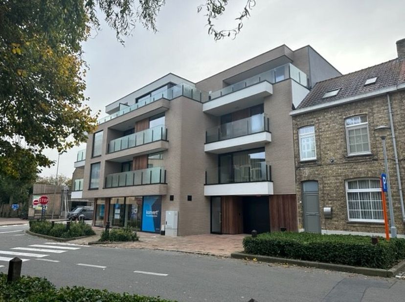 Garage te huur
                    in 8630 Veurne