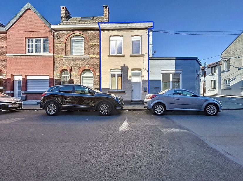 L&#039;agence SKYIMMO vous propose cette jolie maison 3 chambres avec terrasse d&#039;une superficie totale 110m2 située dans un quartier calme d&#039;Herstal, ce bi