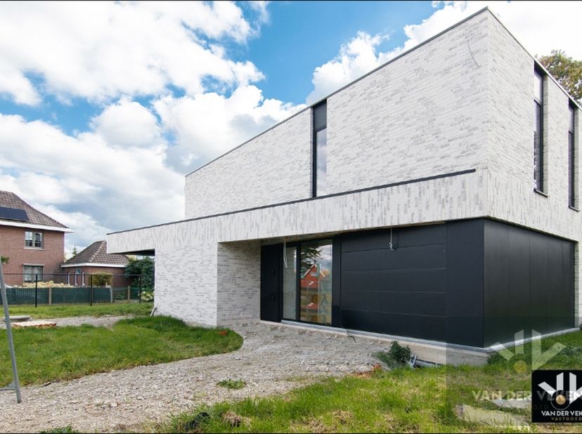 Maison à vendre
                    à 3510 Kermt