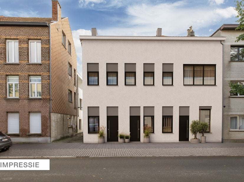 Cette propriété authentique bénéficie d&#039;un emplacement unique à proximité du centre d&#039;Anvers, située dans une rue calme. La belle façade abrite une pr