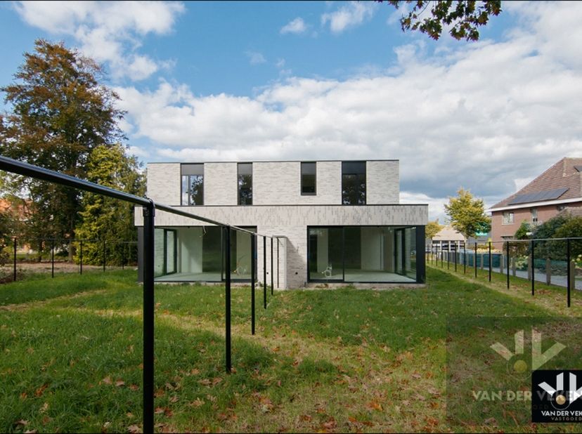 Maison à vendre
                    à 3510 Kermt