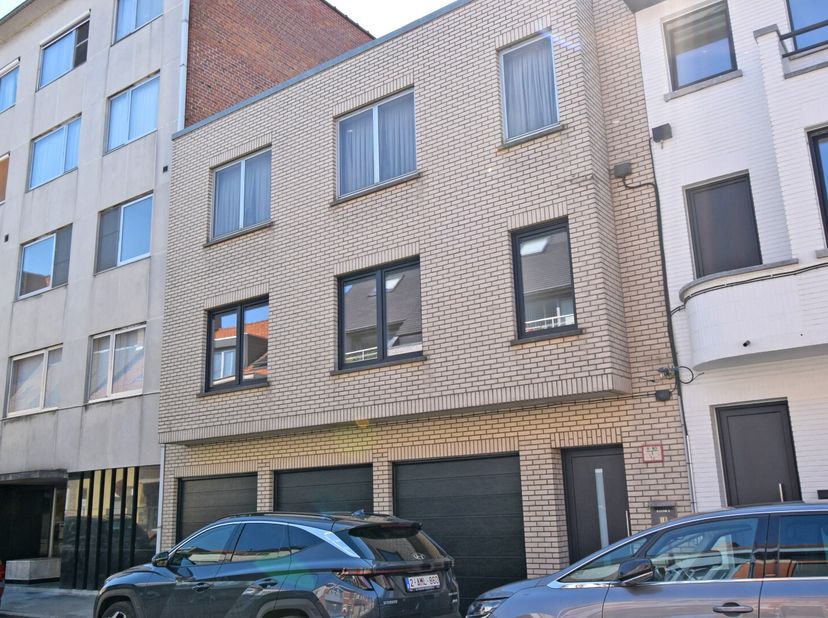 GITSESTRAAT 1B / 1 - 8800 ROESELARE&lt;br /&gt;
Instapklaar en  appartement zonder syndickosten. De elektriciteit van de gemene delen wordt gedeeld met de b