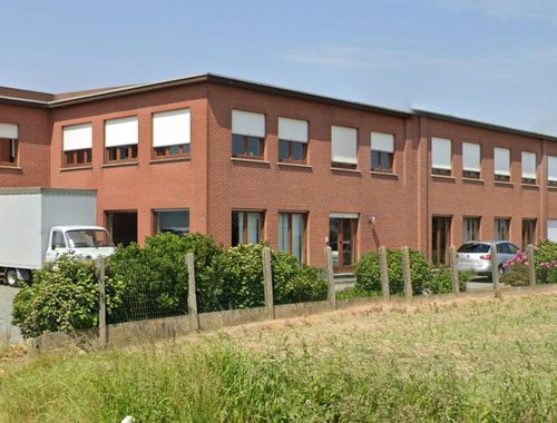                                         Entrepôt à louer à Dikkelvenne, € 600
