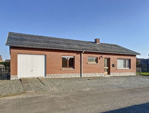                                         Woning te koop in Isières, € 230.000
