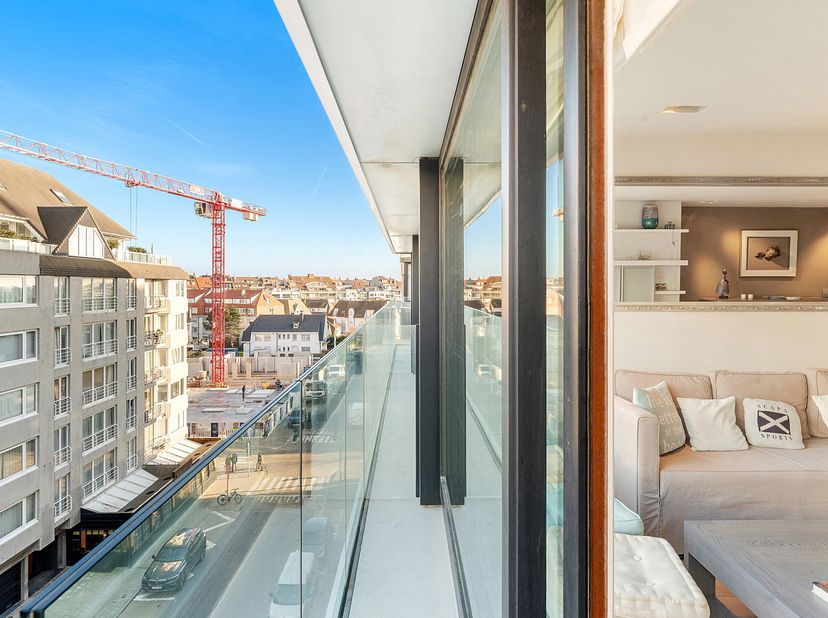 Appartement confortable d&#039;une chambre à coucher avec vue latérale sur la mer dans la Zwaluwenlaan, idéalement situé entre le Casino et la Rubensplein.