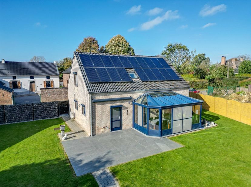 Prachtige open bebouwing – 185 m² woonplezier – bj. 2002 – EPC: 179Kwh/m²&lt;br /&gt;
&lt;br /&gt;
Prachtige open bebouwing – 185 m² woonplezier – bj. 2002 – EPC: