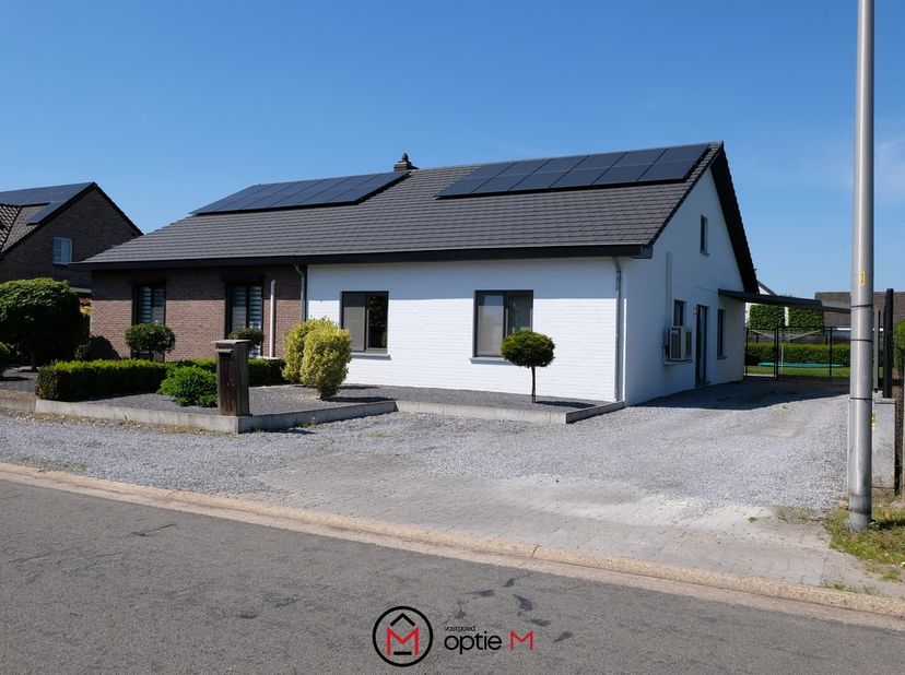 Op de Sint-Barbarastraat nabij de Dauteweyers vinden we deze charmante half open bebouwing. &lt;br /&gt;
De woning is gelegen in een rustige buurt op de gre