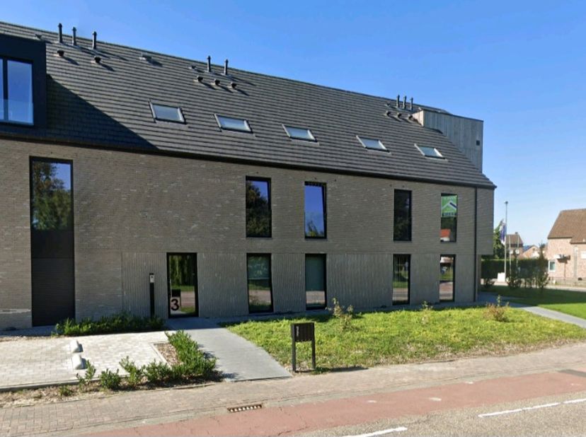 Prachtig, nieuwbouw appartement aan de stadsrand met 2 slaapkamers, autostaanplaats met berging in kelder, ruim terras en eigen tuin.&lt;br /&gt;
&lt;br /&gt;
Bou