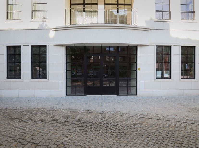 Nieuwbouw handelsruimte (270m²) op de kleine ring in Hasselt met ondergrondse parkeermogelijkheden&lt;br /&gt;
Deze nieuwbouw handelsruimte vinden we terug