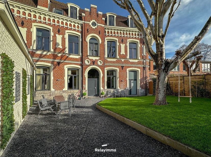 Luxe studio&#039;s in een residentie &quot;Prestige&quot; van 450 m² op een boogscheut van het centrum van Doornik, de residentie &quot;Six filles&quot;, ingericht in een geze