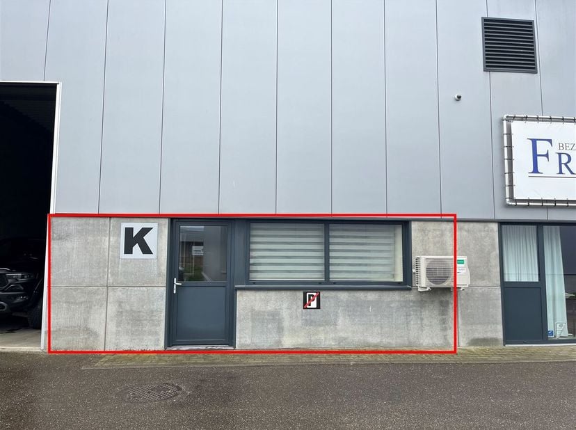 Bien professionnel à louer
                    à 2260 Westerlo