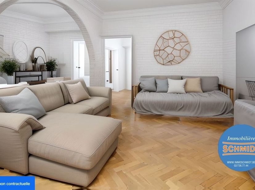 FAIRE OFFRE À PARTIR DE 300.000€ &lt;br /&gt;
IMMOSCHMIDT  - WOLUWE-SAINT-PIERRE (Metro PETILLON) -  : Très Bel appartement de 100m² à rénover,  se composan