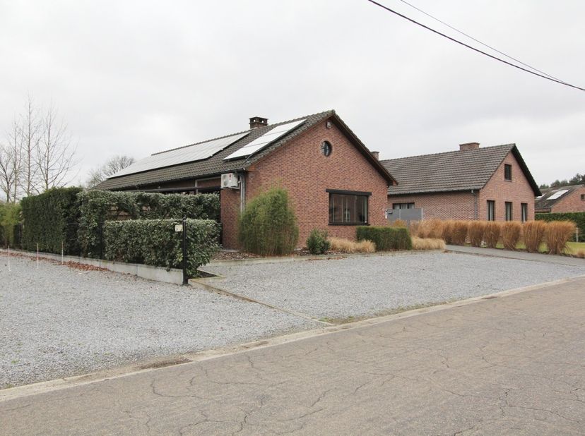 Bungalow met 3 slaapkamers en grote tuin