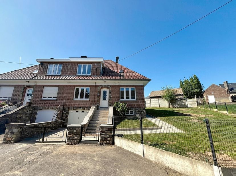 Doe een virtueel bezoek via www.living-stone.be en plan je bezoek in.&lt;br /&gt;
Rustige ligging - nabij openbaar vervoer&lt;br /&gt;
Op het gelijkvloers bevindt