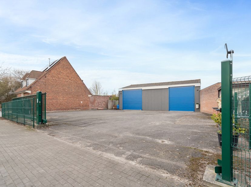 Bien professionnel à vendre
                    à 9820 Merelbeke