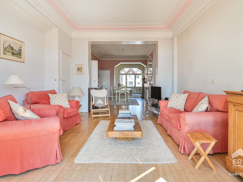 [[ DIT PAND NEEMT DEEL AAN DE ERA OPEN HUIZEN DAG OP 14/6 VAN 11:00 TOT 12:00 ]]Ontdek dit mooie appartement met 3 slaapkamers, ideaal gelegen in het
