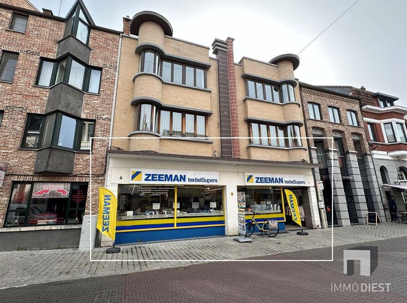 Bien professionnel à vendre
                    à 3290 Diest