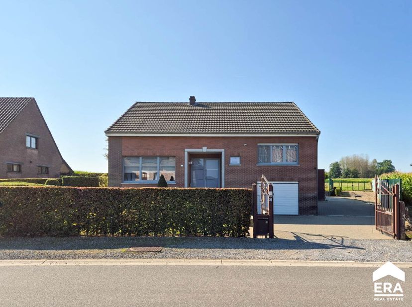 Zéér ruime woning te koop op een prachtig perceel van 43a 50ca landelijk en rustig gelegen in AlkenVoor meer informatie ga naar https://www.era.be/nl/