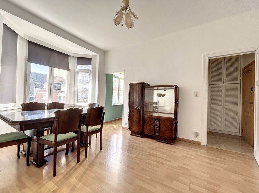 Charmant 1-slaapkamerappartement  Topligging in Jette&lt;br /&gt;
Formato Vastgoed stelt u dit charmante appartement van ±56 m² voor, gelegen op de 2de verd