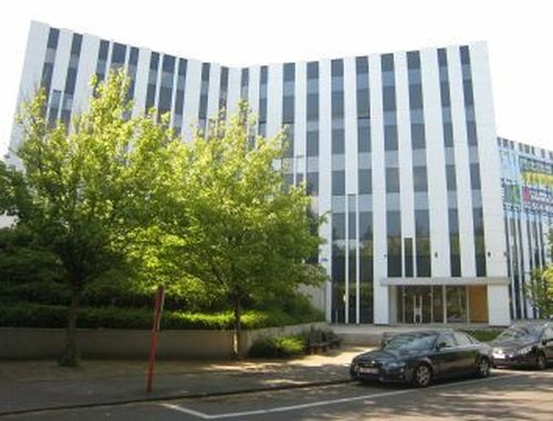                                         Bâtiment d’entreprise à louer à Woluwe-Saint-Lambert, € 9.335
