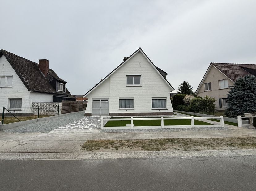 Maison à louer
                    à 9260 Schellebelle