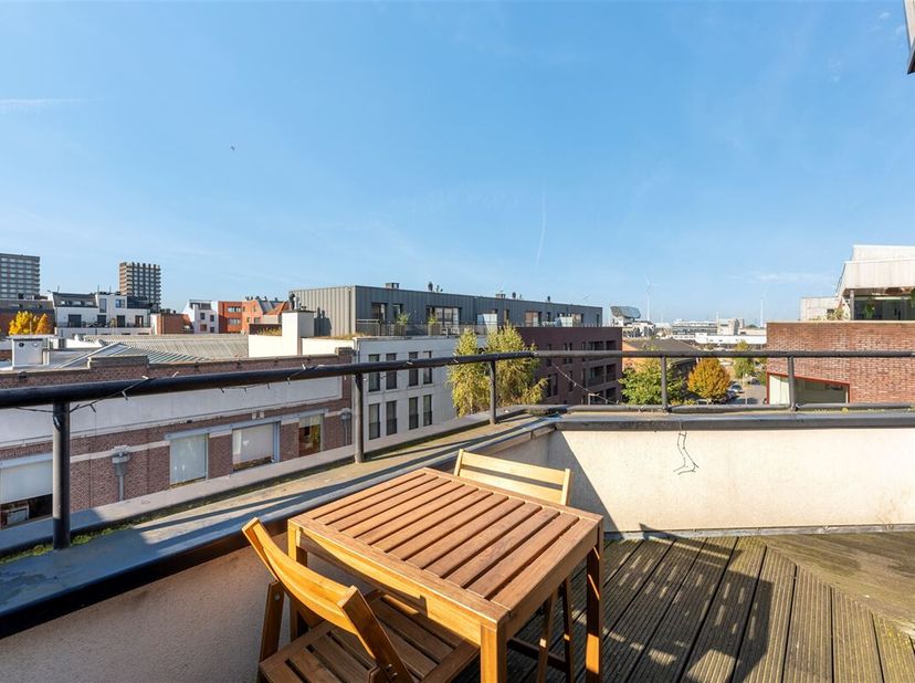 Chambre d&#039;étudiant spacieuse avec terrasse sur l&#039;Eilandje dans un immeuble récent !&lt;br /&gt;
Cette chambre d&#039;étudiant est située au dernier étage d&#039;un im