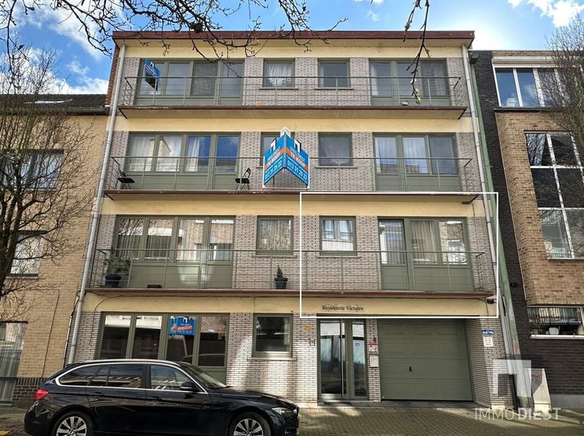 Appartement met 1 slaapkamer, gelegen op de eerste verdieping en bereikbaar per trap én lift.&lt;br /&gt;
Gelegen in de &#039;Kautershoek&#039;, centrum Diest. Kauter